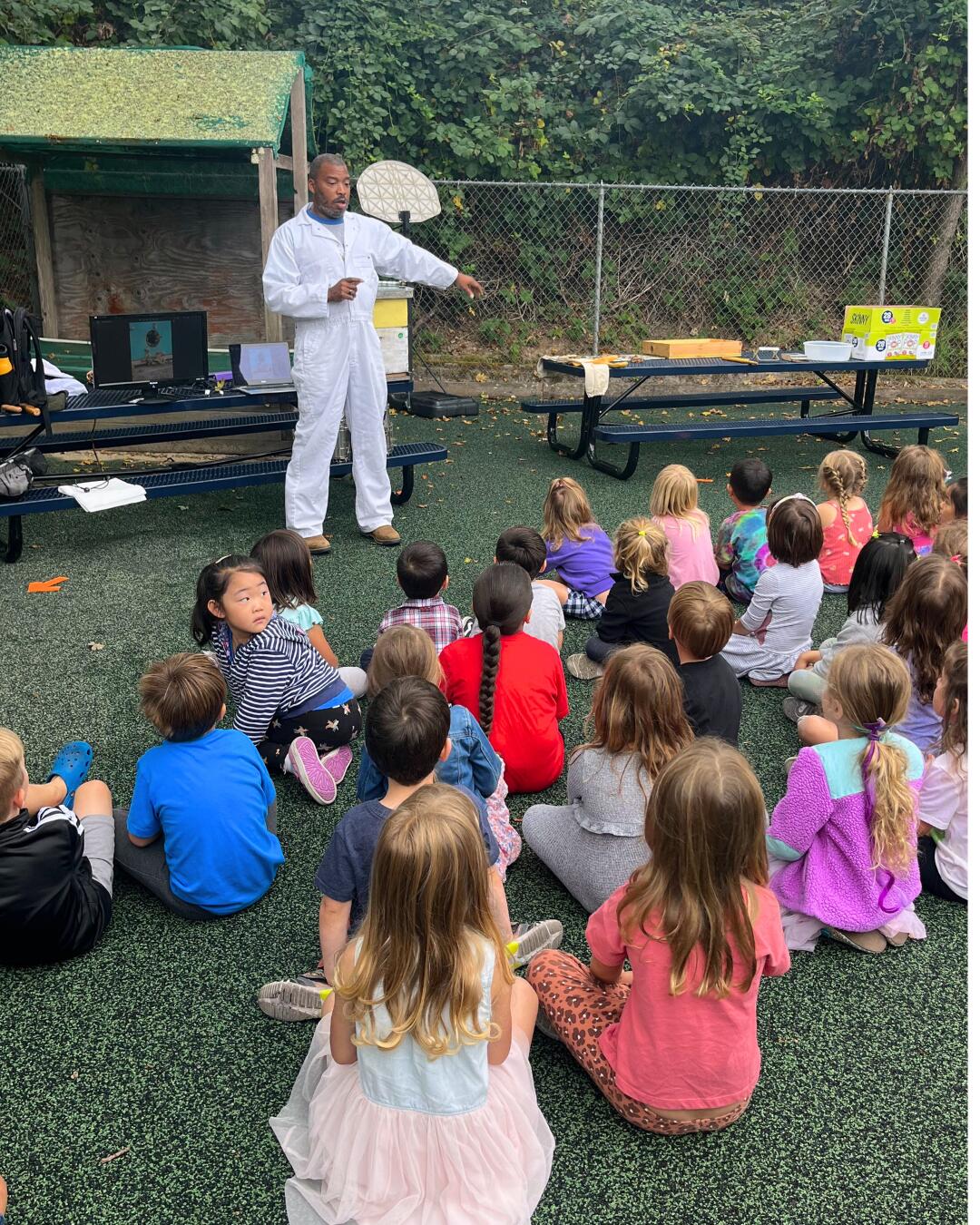 Gravenstein elementary students learning about bees